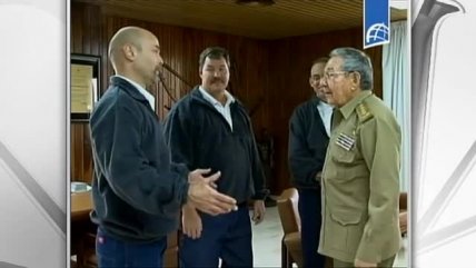   Raúl Castro recibe a los tres agentes cubanos que estaban presos en EE. UU. 