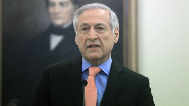 Canciller a Ignacio Walker: Propuestas de RR.EE. le competen a la Presidenta