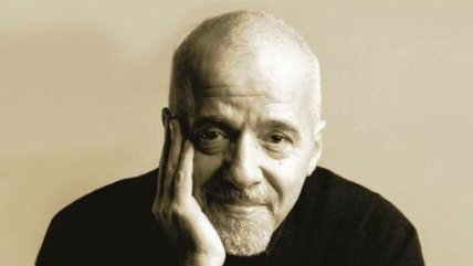 Paulo Coelho ofrece comprar 