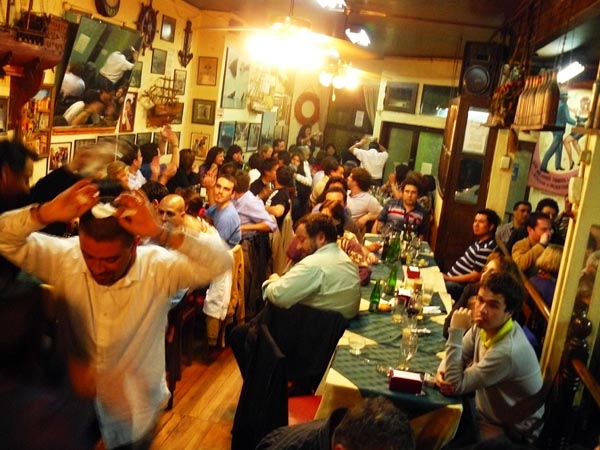 Alcalde de Valparaíso propone cerrar los bares a las 07:00 de la mañana