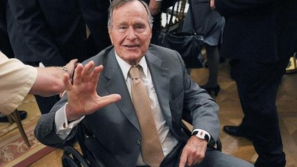  George Bush padre internado en observación  