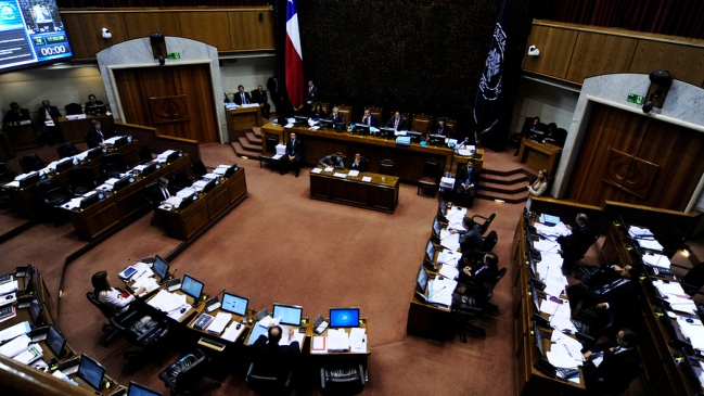 Debate sobre cárcel para lucro podría llegar a comisión mixta