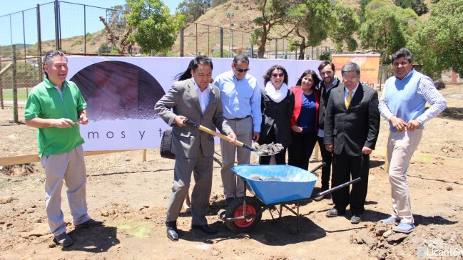 Alcalde de Licatén puso la primera piedra para construcción de gimnasio