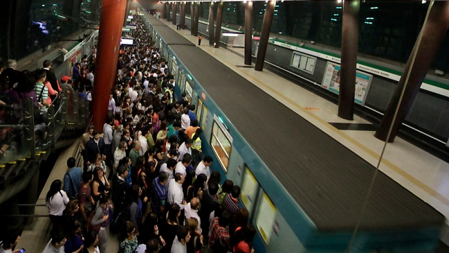 Metro de Santiago comprará cerca de mil cámaras de seguridad