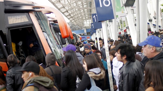 Empresas de buses interurbanos subieron hasta 211% sus pasajes por Año Nuevo