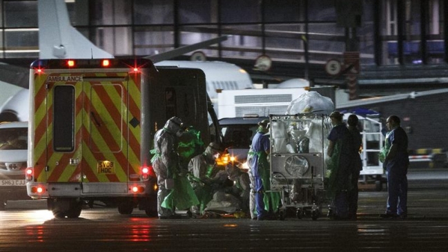 Mujer diagnosticada con ébola en Escocia llegó a hospital de Londres