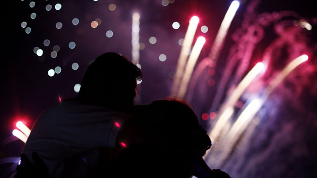 Comunas adelantan para esta noche sus espectáculos pirotécnicos
