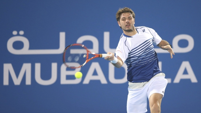 Stan Wawrinka superó a Nicolás Almagro en Abu Dhabi y se verá las caras con Djokovic en semis