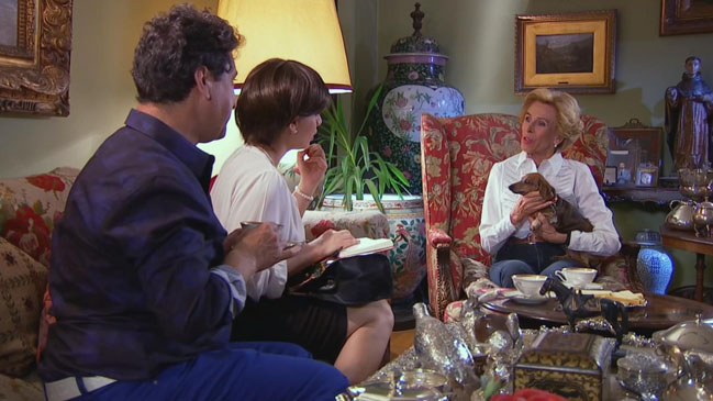 Mary Rose McGill: Ni Piñera ni Bachelet son elegantes