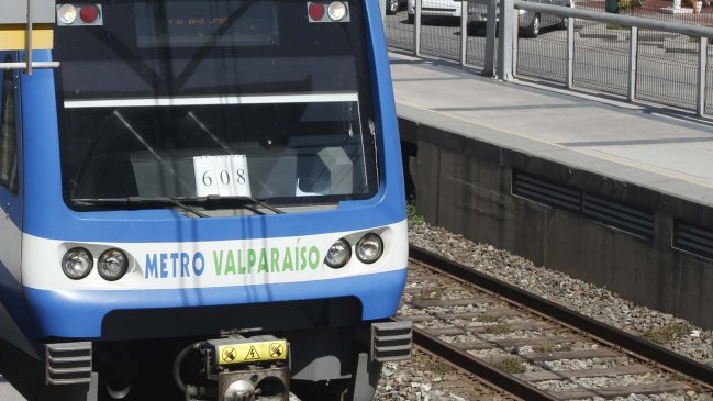 Dos personas se lanzaron al metro de Quilpué