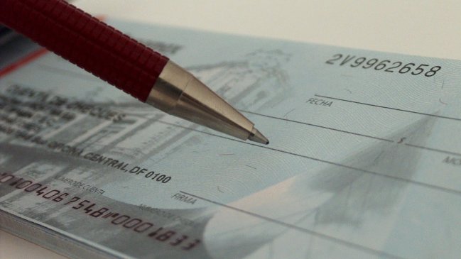 Jefe de contabilidad en Penta: Detrás de facturas estaban iniciales de los candidatos