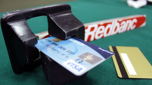 Dos sujetos fueron detenidos por clonar más de 200 tarjetas bancarias