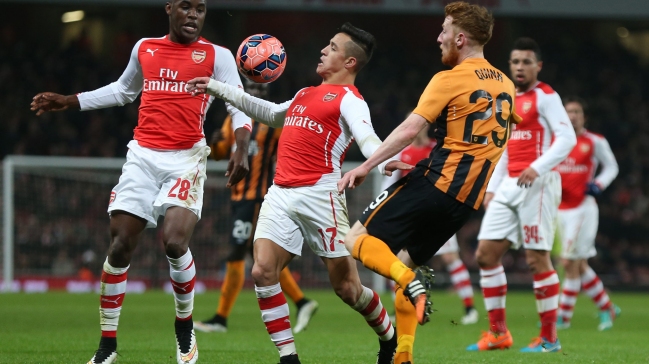 Siguen los elogios para Alexis en Inglaterra