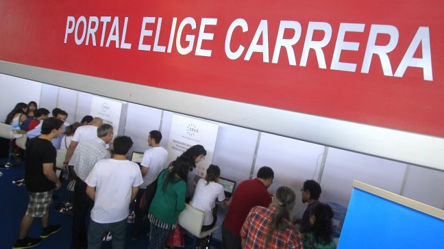 Diferencias entre aranceles de una misma carrera superan los dos millones de pesos