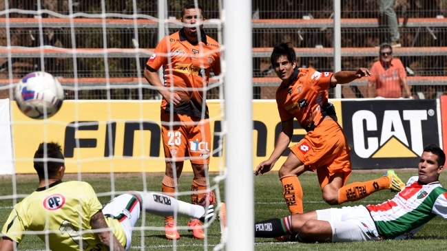 Cobreloa aplastó a Palestino en su estreno en el Torneo de Clausura