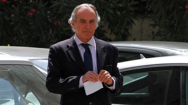 Ex senador Carlos Bombal declaró por dos horas en caso Penta