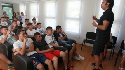   Fernando González dictó charla a los seleccionados sub 20 