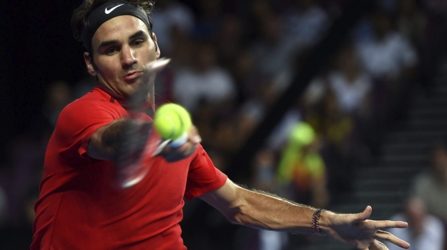 Roger Federer acortó la diferencia con Djokovic