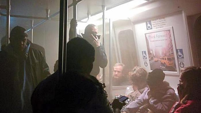 Una mujer murió tras llenarse de humo un túnel del metro de Washington