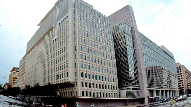 Banco Mundial recortó previsión de crecimiento para 2015
