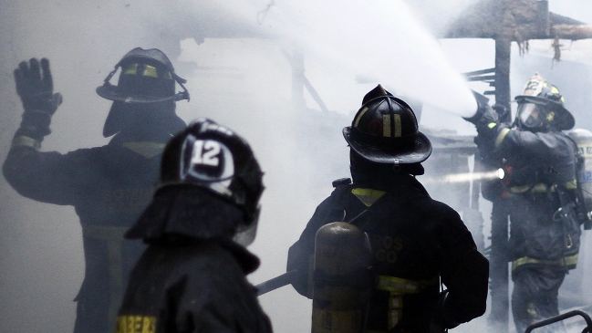Incendio destruyó tres viviendas en La Florida