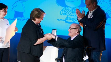Quino fue galardonado por la Presidenta Bachelet
