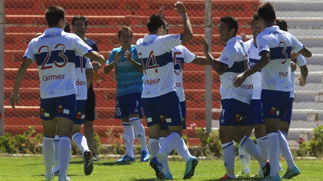 Universidad Católica venció con claridad a Cobreloa en El Salvador