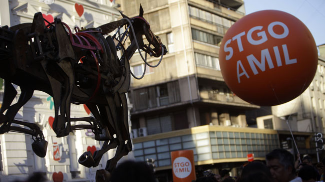 Festival Santiago a Mil culmina sus funciones en la capital