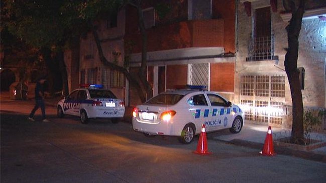 Asesinaron a hombre mientras botaba la basura en Montevideo