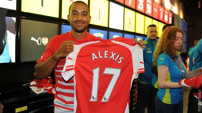 Theo Walcott: No creo que muchos equipos pueden soportar a Alexis Sánchez