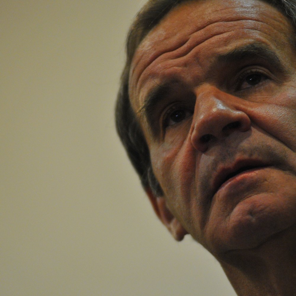 Allamand fustigó rechazo a indicación que permitía financiamiento compartido