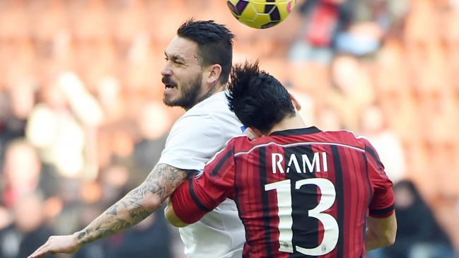 Pinilla y Carmona jugaron en Atalanta que sorprendió a AC Milán en San Siro