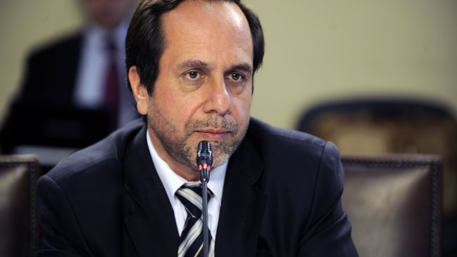 Contralor será operado de su rodilla tras protagonizar accidente en motocicleta