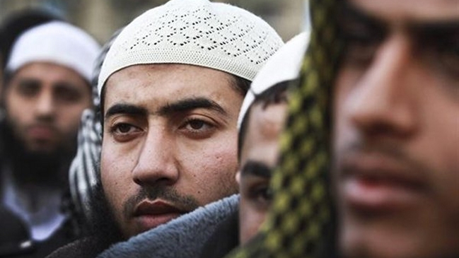 Bélgica estudia negar residencia a imanes que prediquen el salafismo