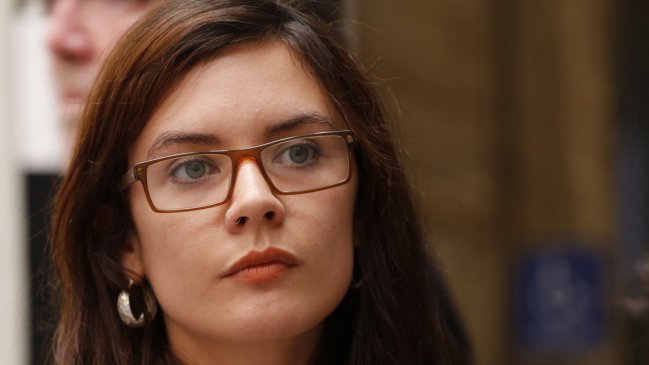 Vallejo: No se puede controlar si un extranjero compra un completo