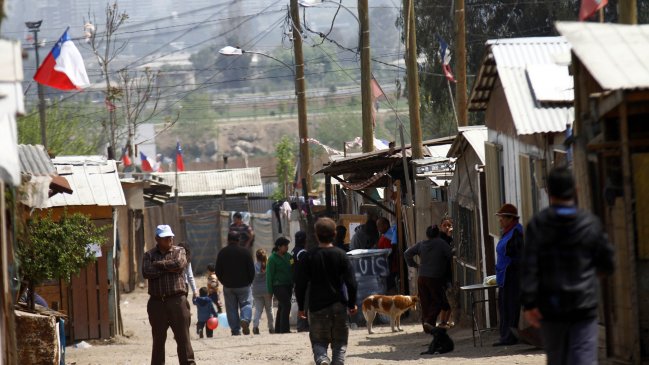 Expertos creen que pobreza caerá al menos dos puntos en encuesta Casen