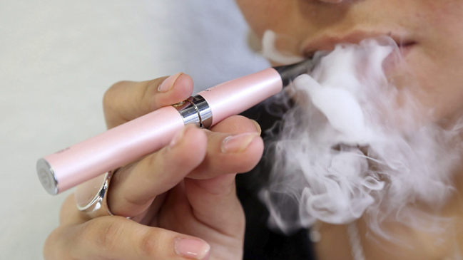 Cigarrillos electrónicos serían más cancerígenos que el tabaco