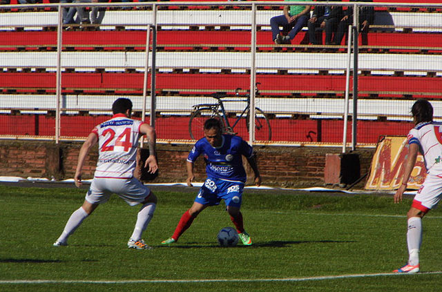 Deportes Valdivia venció en calidad de local a Linares