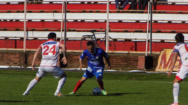 Deportes Valdivia venció en calidad de local a Linares