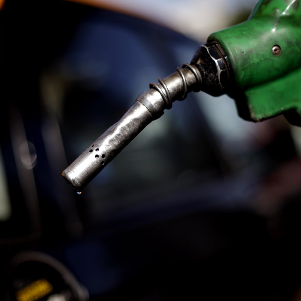 Combustibles: Dirigente acusa que Fisco 