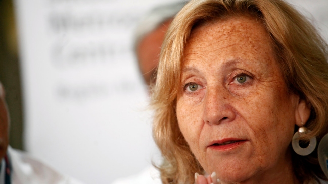 Helia Molina celebró nombramiento de Carmen Castillo como su sucesora en Minsal