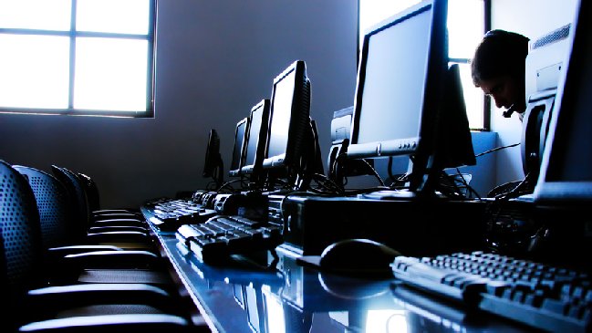 La autoridad islámica de Turquía afirma que piratear en internet es pecado