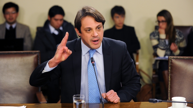 Proyecto prohíbe uso de información de morosidad en evaluación de riesgo comercial