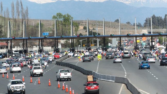 MOP estima que unos 300 mil vehículos abandonarán la capital este fin de semana