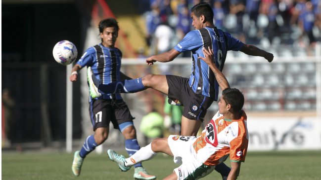 Huachipato consiguió su primer triunfo en el Clausura tras superar a Cobresal