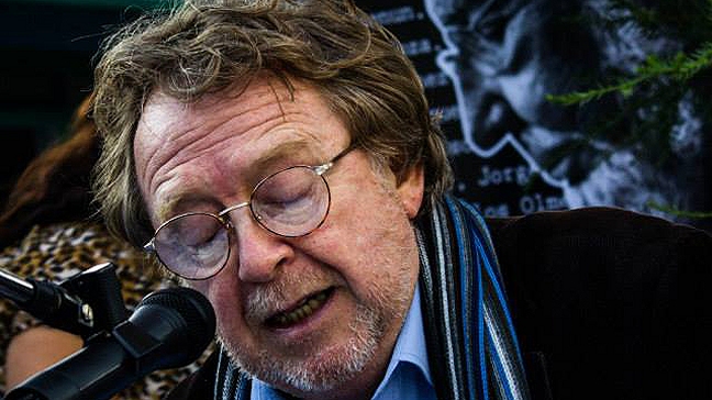 Chileno gana premio internacional de poesía en España