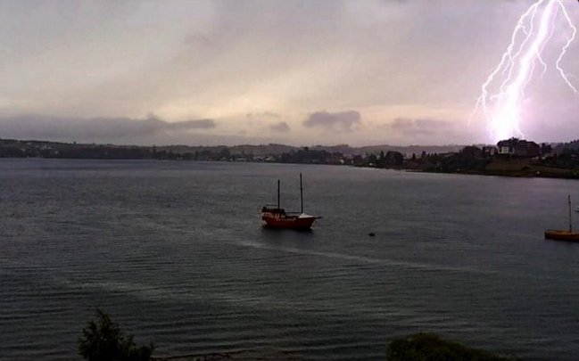 Tormenta eléctrica generó apagones en Puerto Montt y Chiloé