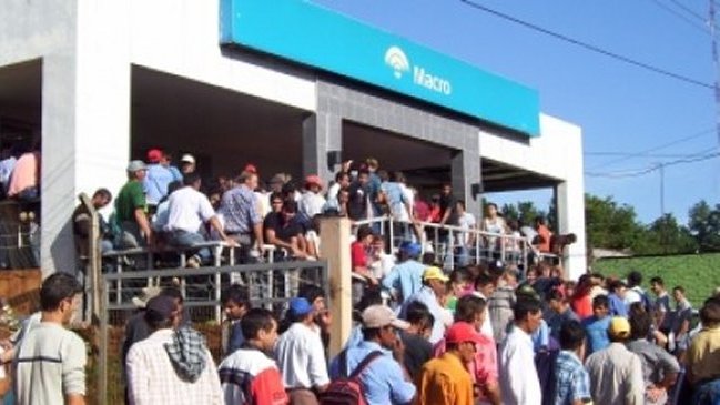 Un policía murió durante un asalto a un banco en provincia argentina de Misiones