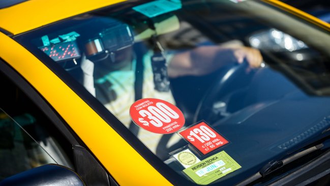 Comenzó a regir baja en tarifas de los taxis en la Región Metropolitana