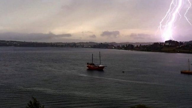 Tormenta eléctrica generó apagones en Puerto Montt y Chiloé